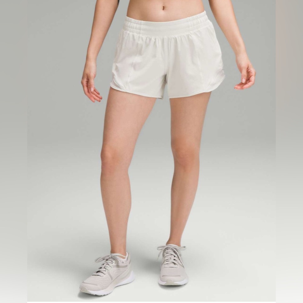 Lululemon NWT Hotty Hot Shorts, Low Rise, Crisp White, Size 10, 4" inseam